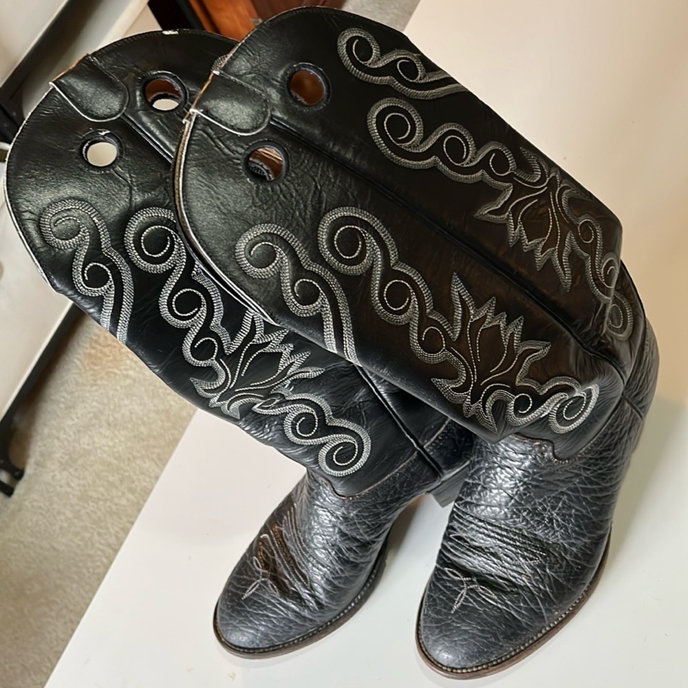 Hondo 4 hole cowboy boots.  17” height.  9.5 EE